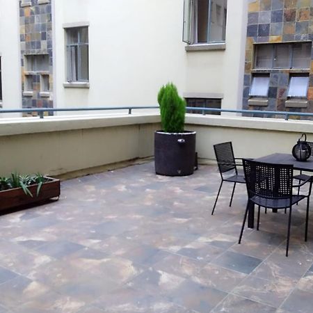 Mabungubwe Hotel Apartments - Home Away From Home Johannesburg Bagian luar foto