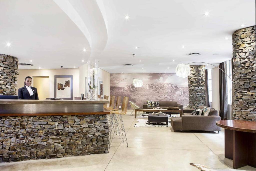 Mabungubwe Hotel Apartments - Home Away From Home Johannesburg Bagian luar foto