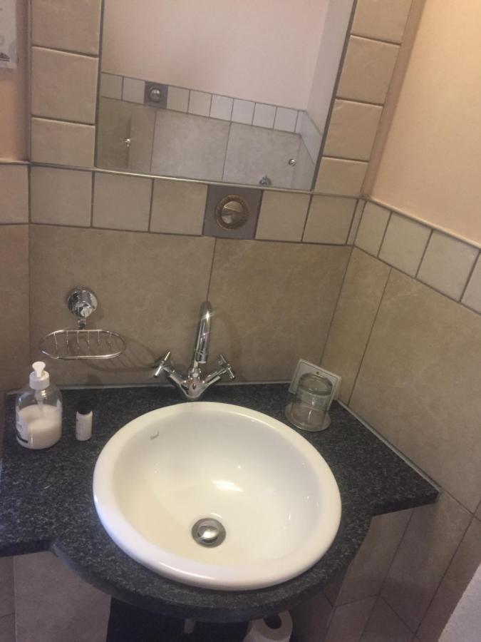 Mabungubwe Hotel Apartments - Home Away From Home Johannesburg Bagian luar foto