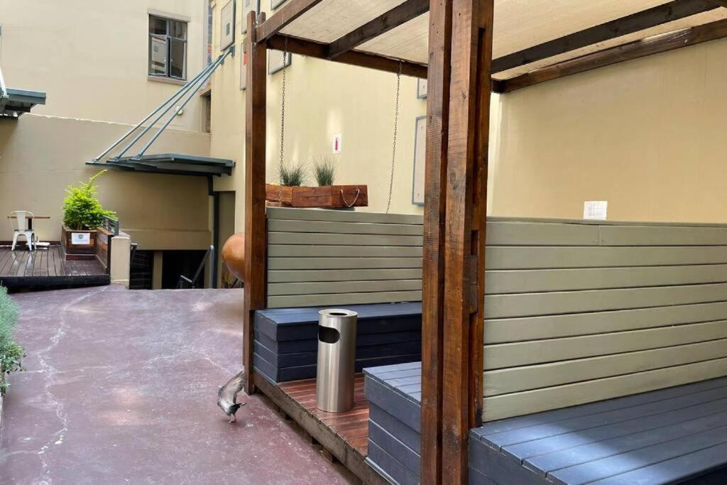 Mabungubwe Hotel Apartments - Home Away From Home Johannesburg Bagian luar foto