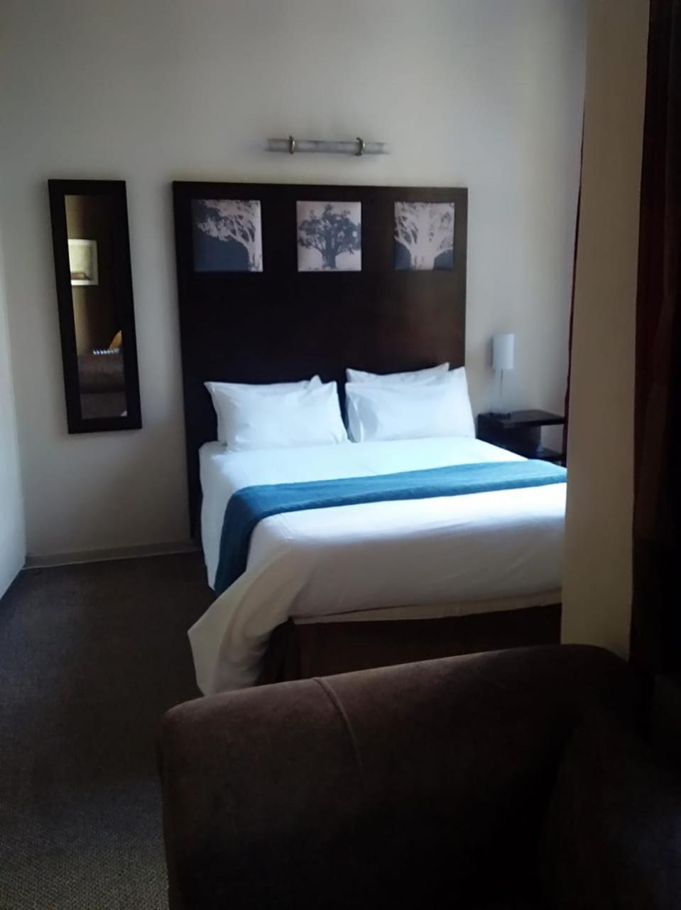 Mabungubwe Hotel Apartments - Home Away From Home Johannesburg Bagian luar foto