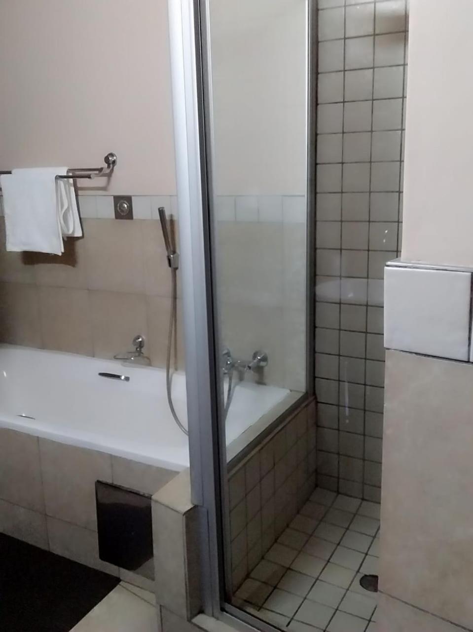 Mabungubwe Hotel Apartments - Home Away From Home Johannesburg Bagian luar foto