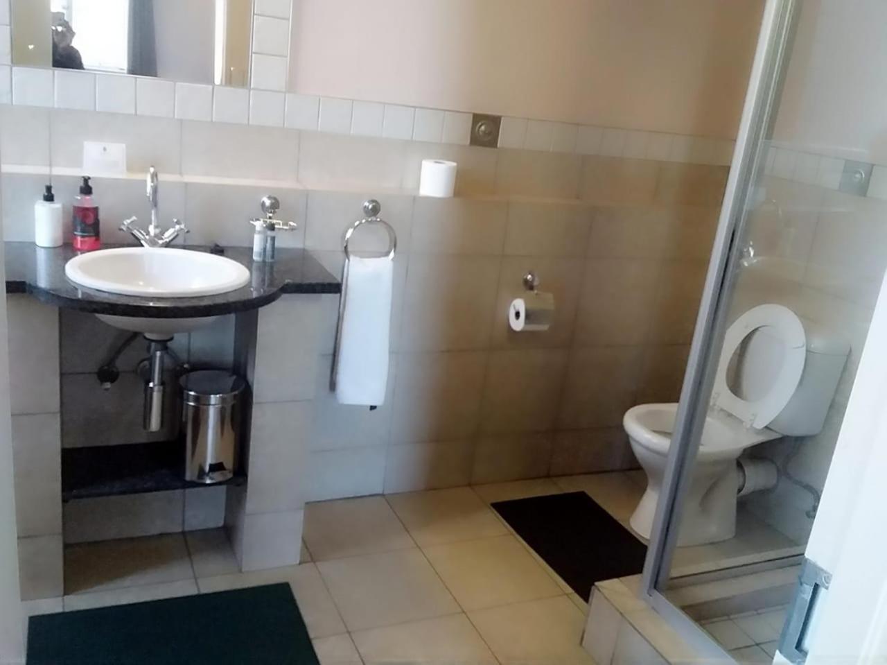 Mabungubwe Hotel Apartments - Home Away From Home Johannesburg Bagian luar foto