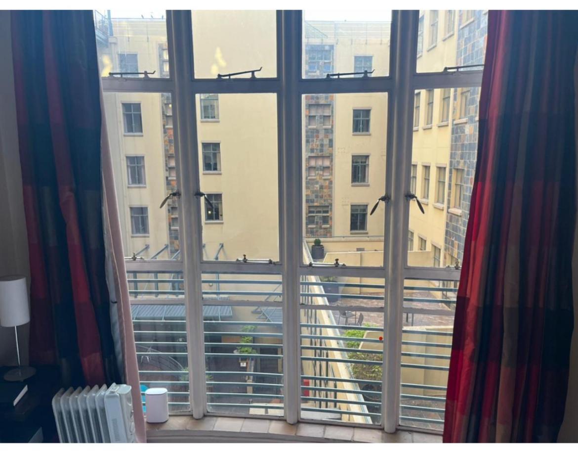 Mabungubwe Hotel Apartments - Home Away From Home Johannesburg Bagian luar foto