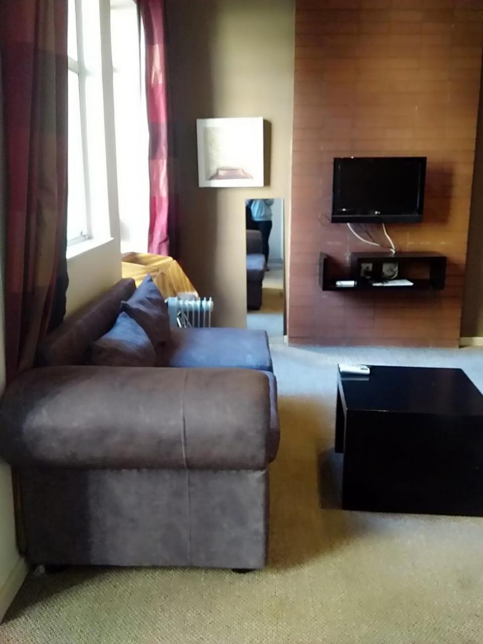 Mabungubwe Hotel Apartments - Home Away From Home Johannesburg Bagian luar foto