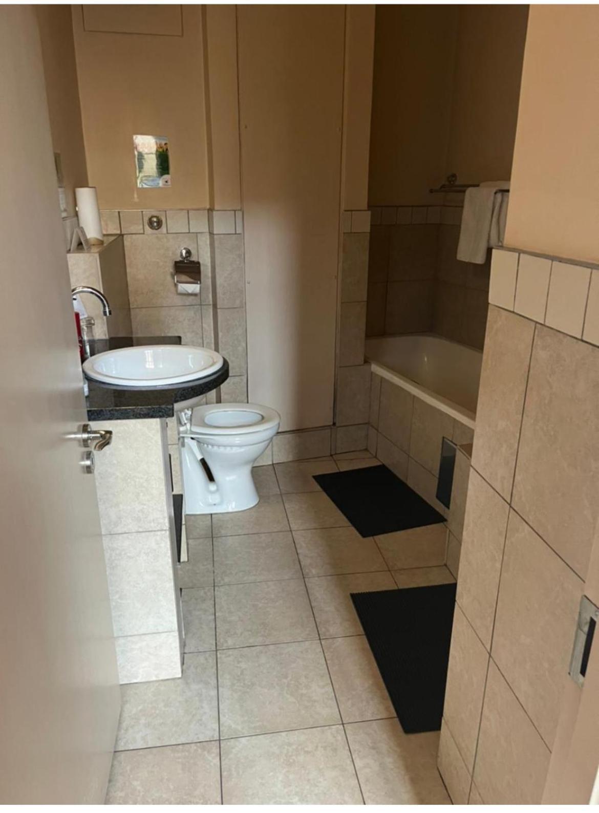 Mabungubwe Hotel Apartments - Home Away From Home Johannesburg Bagian luar foto